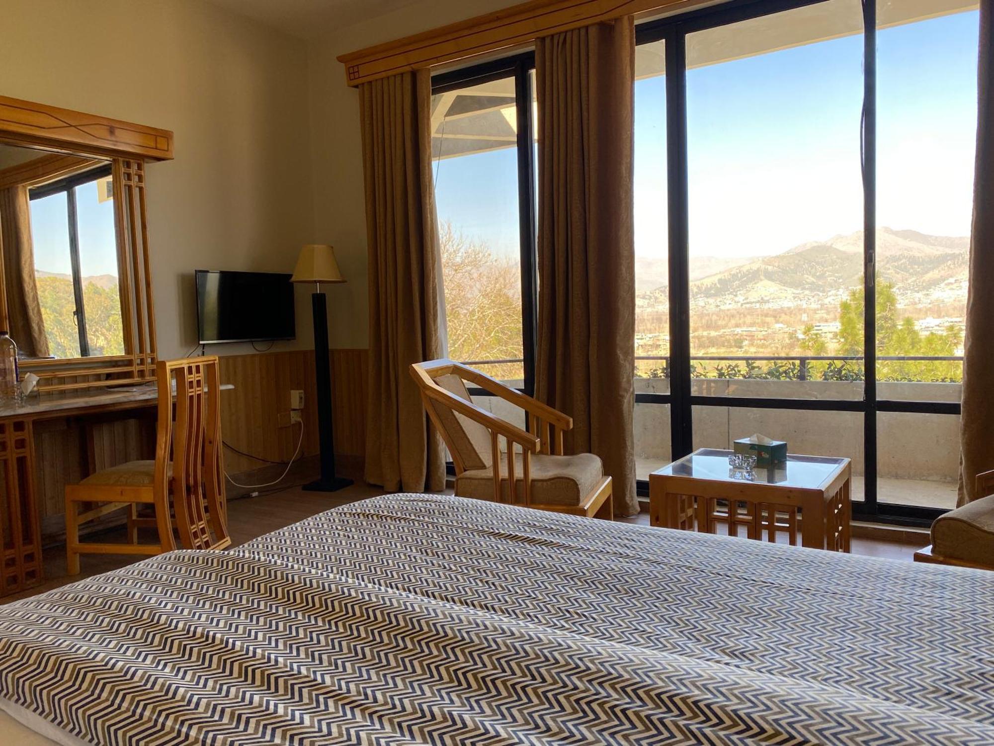 Rock City Resort Mingora 外观 照片