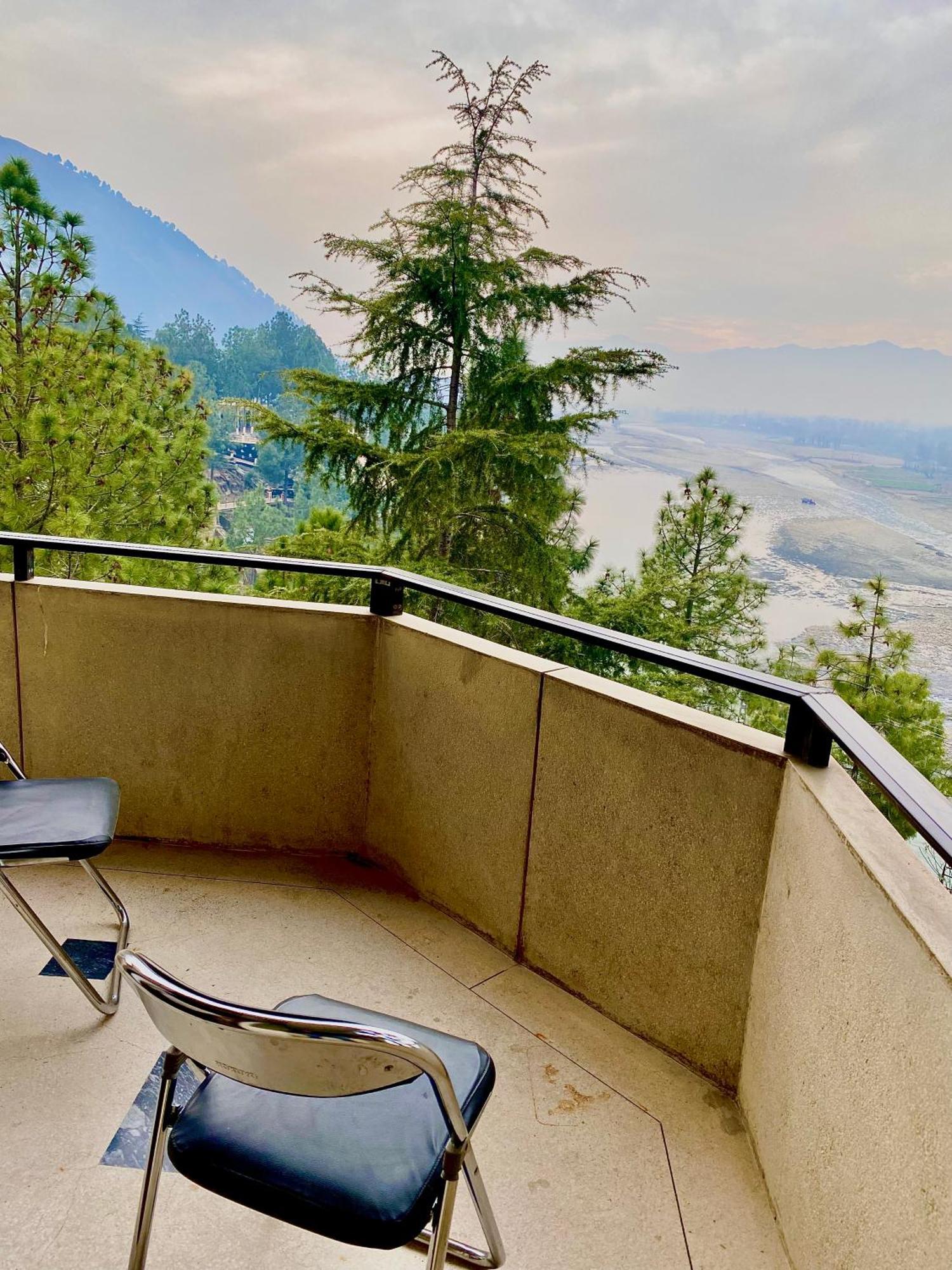 Rock City Resort Mingora 外观 照片