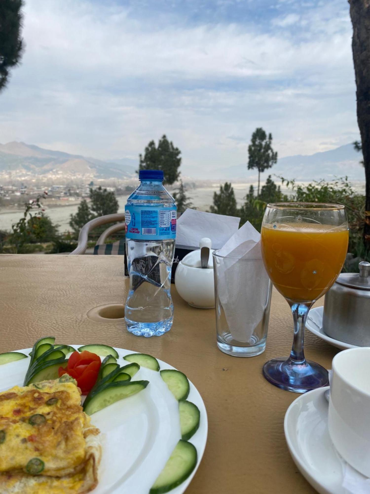 Rock City Resort Mingora 外观 照片