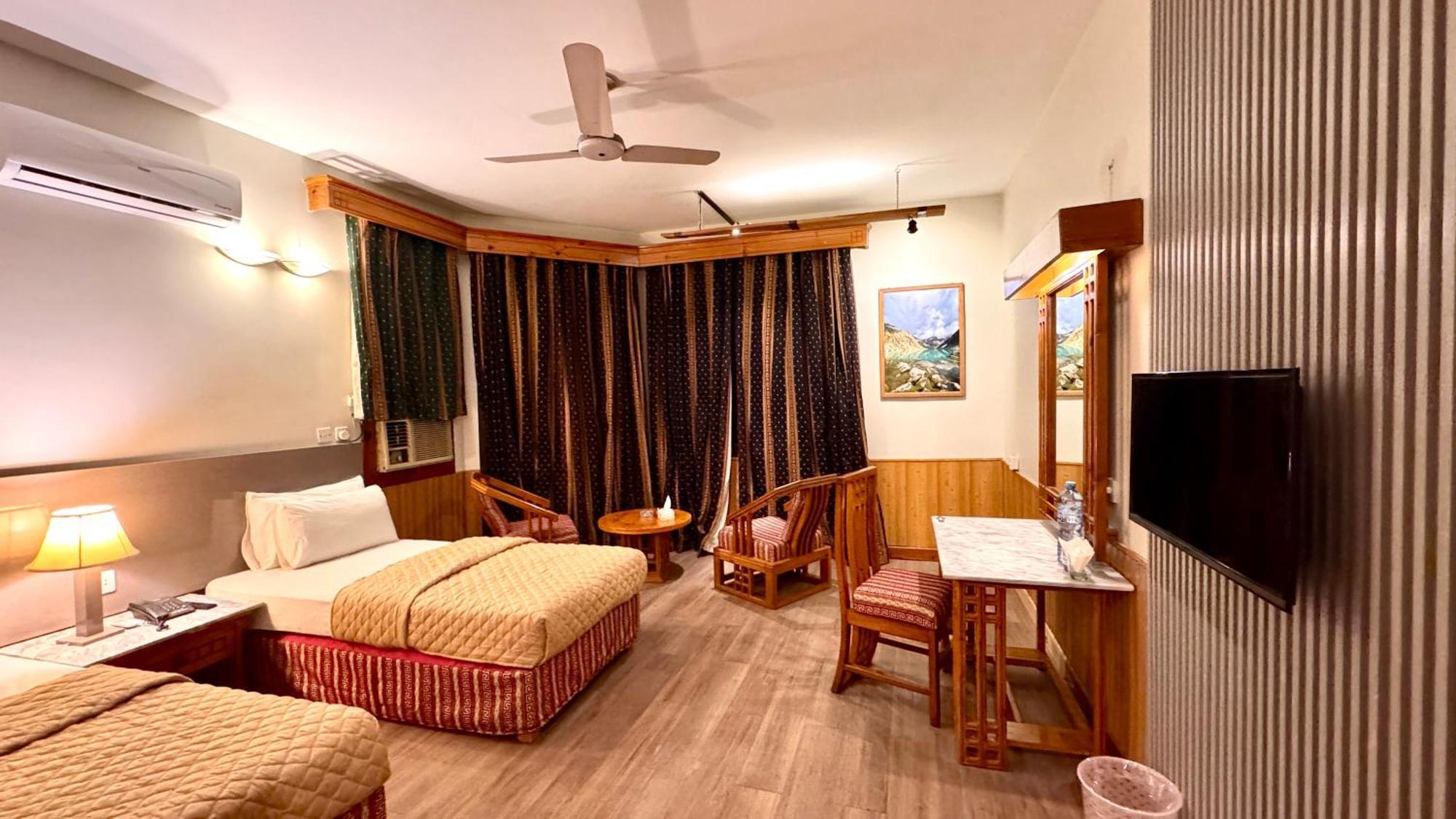 Rock City Resort Mingora 外观 照片