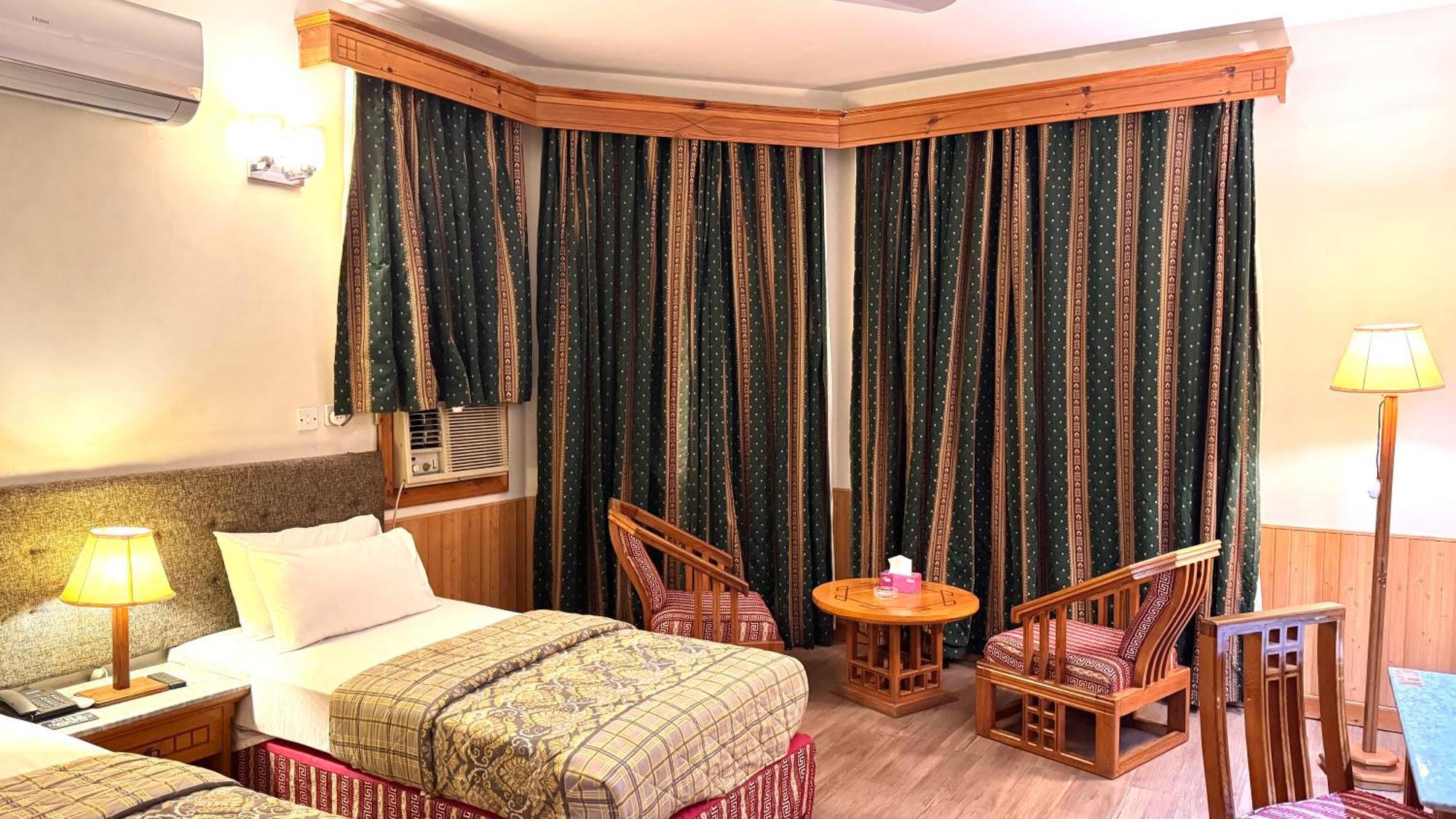 Rock City Resort Mingora 外观 照片