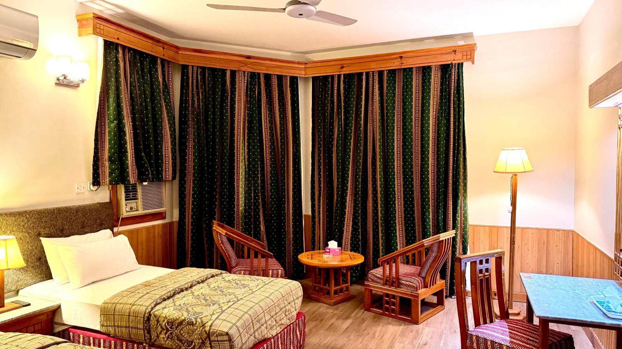 Rock City Resort Mingora 外观 照片