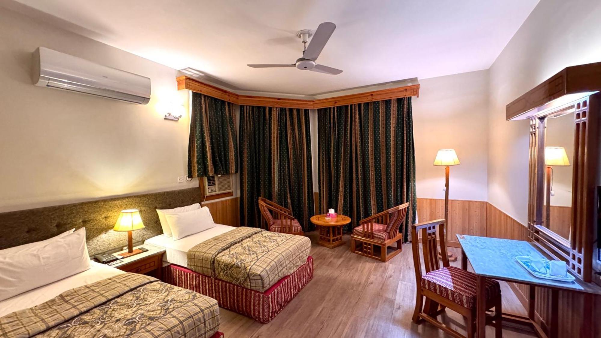Rock City Resort Mingora 外观 照片